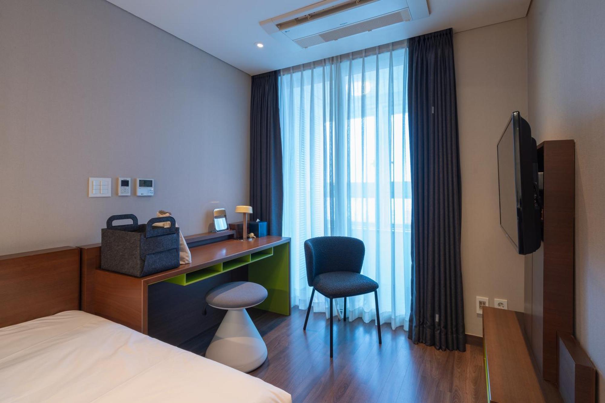 Urbanstay Haeundae Station Busan Dış mekan fotoğraf